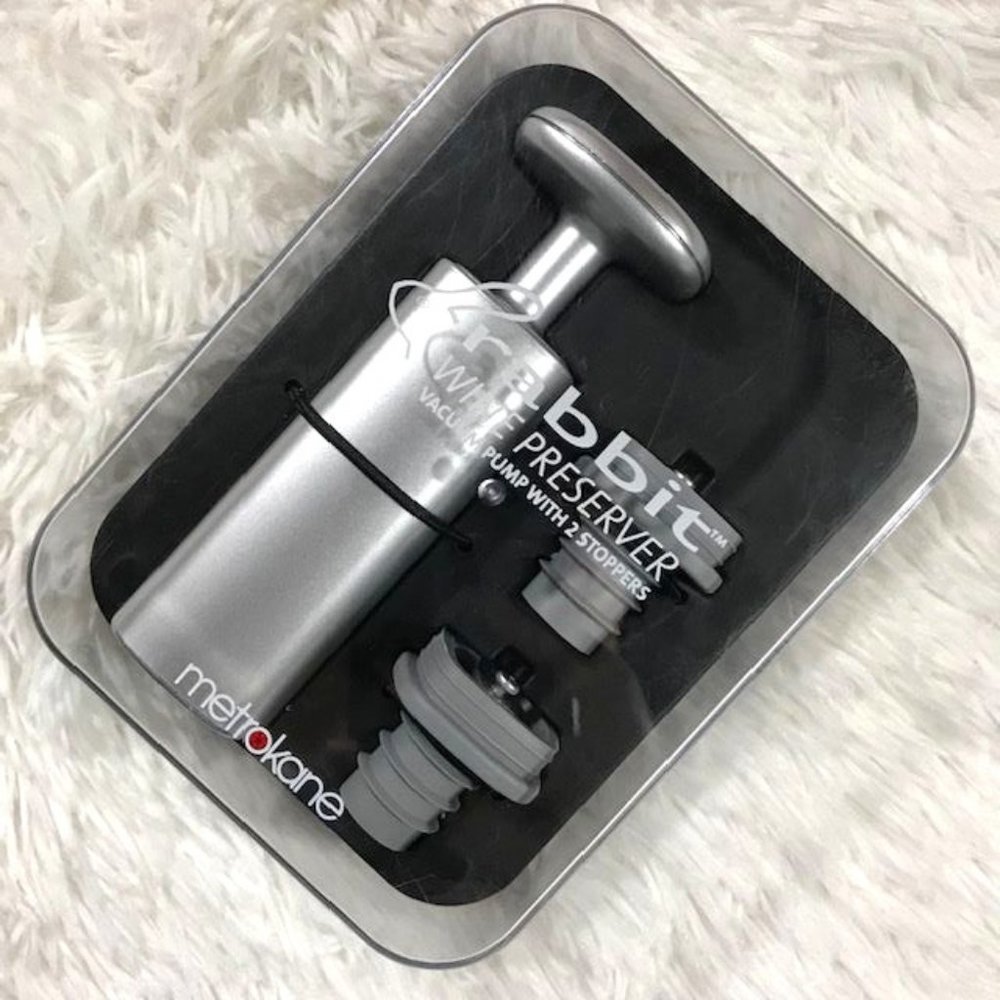 NWOT Rabbit Wine Stainless Steel Preserver with Two Vacuum Stoppers - Silver